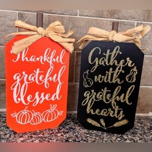 Decorative Fall Signs with Gratitude Messages